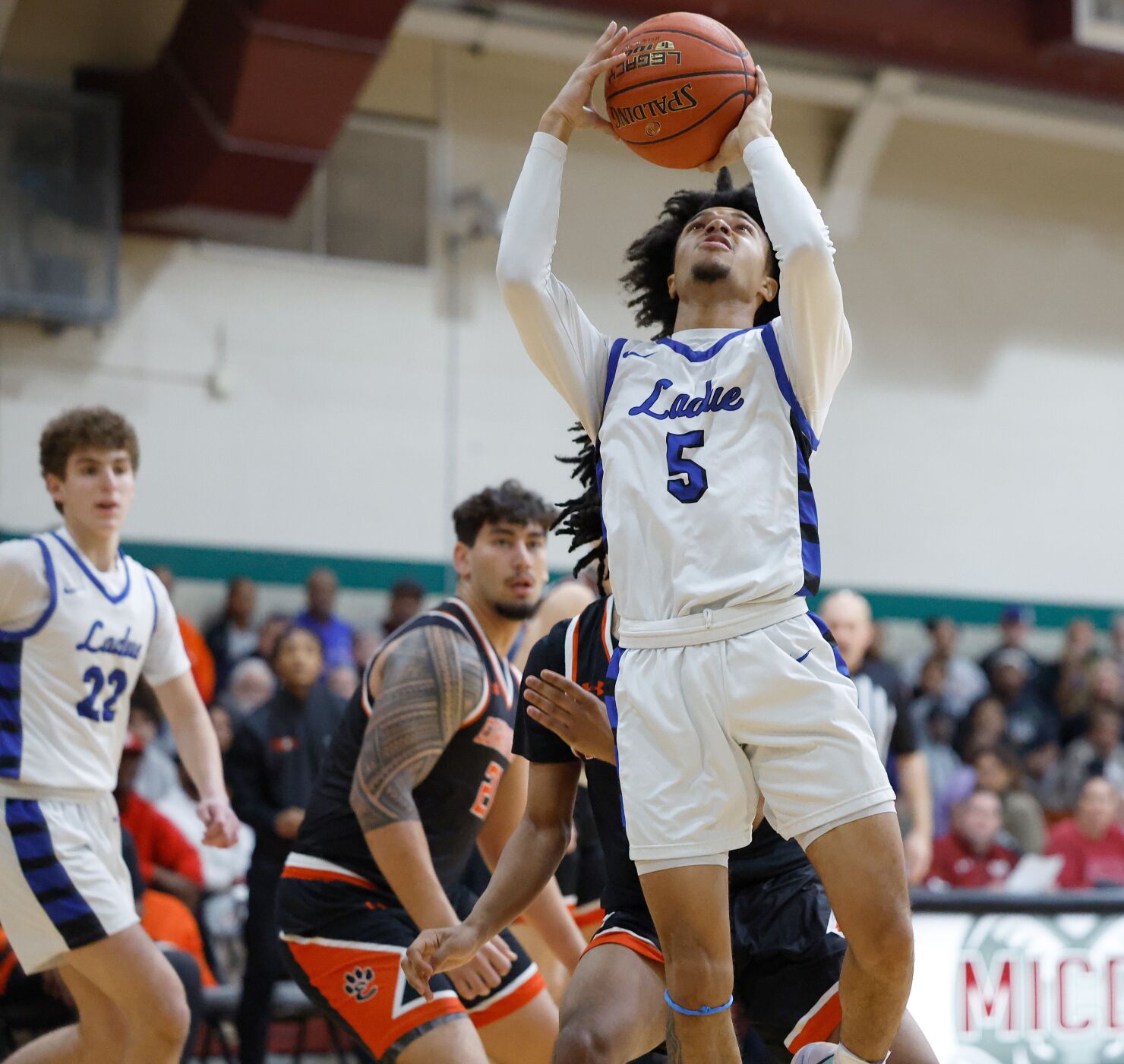 Don Maurer Holiday Invitational, championship: Edwardsville v. Ladue